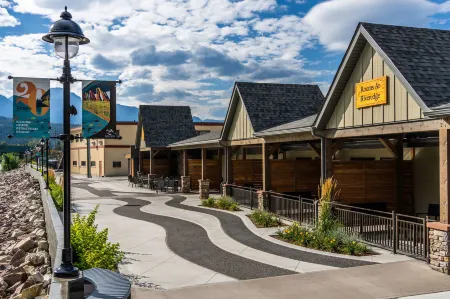 Rooms at Riveredge Отели рядом с достопримечательностью «Йохо»