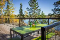 Beautiful Log Cabin on Saganaga Lake