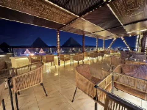 Sahara Pyramids Inn