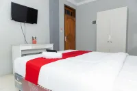 RedDoorz Plus Near Transmart Kairagi Dua Manado Hotels in Mapanget