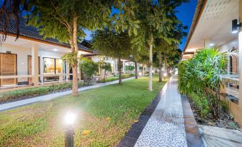 Tontan Resort Cha-am