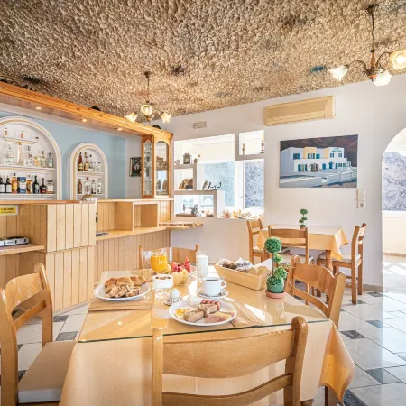 Marianna Hotel Отели рядом с достопримечательностью «Древняя Фира»