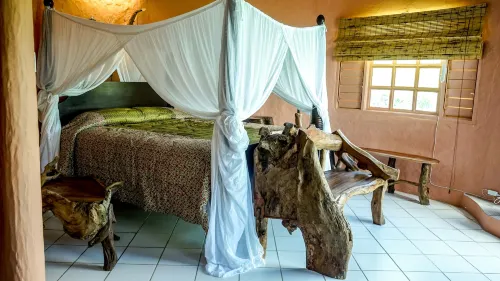 Great Huts Hotels in Long Bay