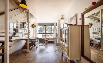 Allenby Artsy Stay by Sea N' Rent