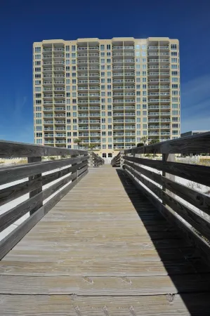 Emerald Isle Unit 202 Отели рядом с достопримечательностью «Pensacola Beach Gulf Pier»