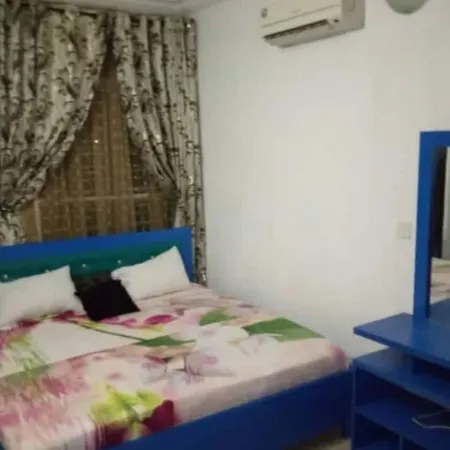 5 Bedrooms Ensuite in a Shared House
