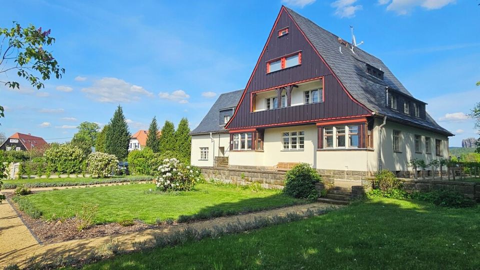 Fewo Schwalbennest im Hillehof Ostrau Balkon Ladestation Bergblick