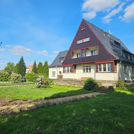 Fewo Schwalbennest im Hillehof Ostrau Balkon Ladestation Bergblick