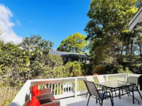 Charming Cape Cod summer house conveniently located  with plenty to offer. Hotels in Mashpee