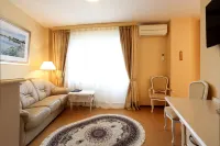 Voyage Hotel