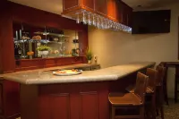 Forest Suites Resort at the Heavenly Village - bar