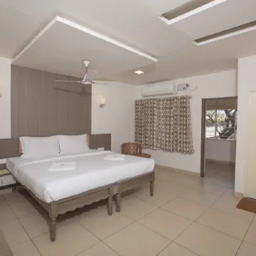 Hotel Sownthariyam