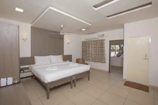 Hotel Sownthariyam