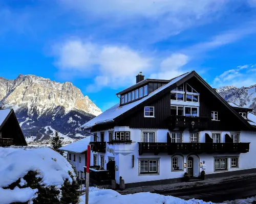 Haus Montana Hotels in Lermoos