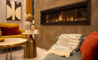 Alpenglow Lodge by Mva