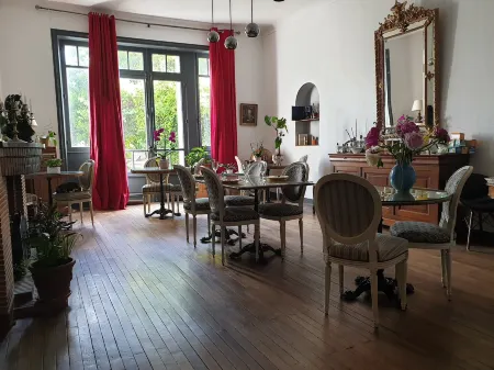 Château de Champblanc Отели в г. Сигонь