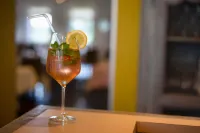 The Originals Boutique, Hôtel le Pillebois, Bourg-en-Bresse Nord (Inter-Hotel) - bar