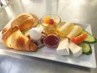 Guesthouse Eleven Hotel - breakfast