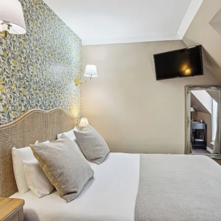 Hôtel de Sèvres Отели рядом с достопримечательностью «Матиньонский дворец»