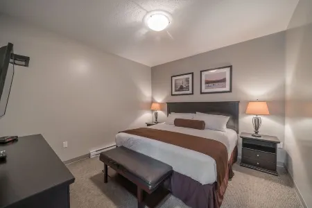 Sportsman's Inn on the Harbour Front Отели в г. Сойнчула