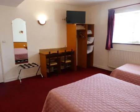 Hôtel le Clos St Jacques Hotels in Provins