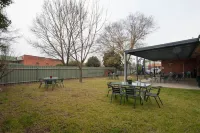 Riverina Hotel Hotels in Holbrook