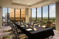 DoubleTree by Hilton Dallas-Campbell Centre