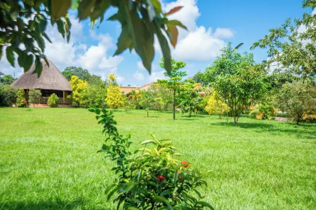 African Roots Guesthouse Entebbe