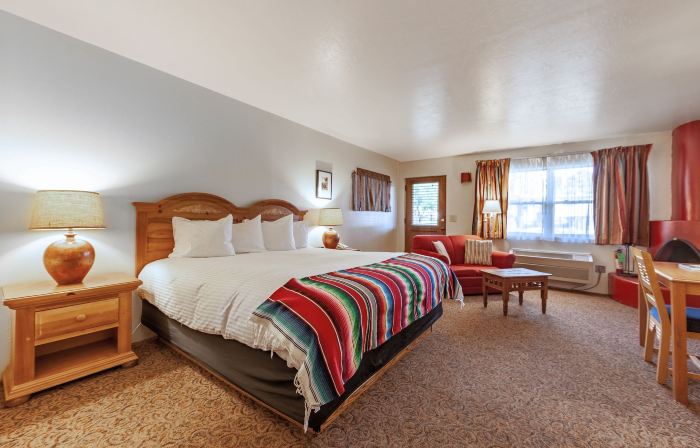 El Pueblo Lodge