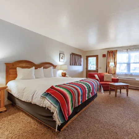 El Pueblo Lodge
