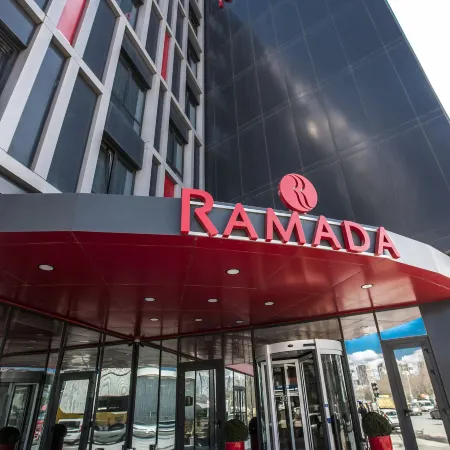 Ramada by Wyndham Istanbul Alibeykoy Отели рядом с достопримечательностью «Университет Bilgi»