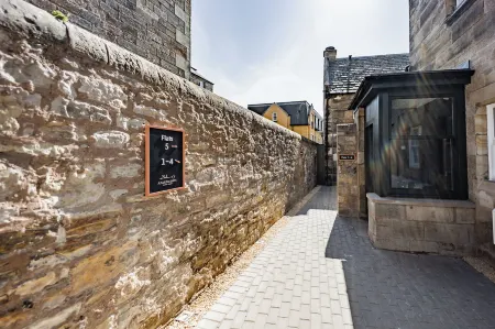 No1 Apartments St Andrews - South Street Отели рядом с достопримечательностью «Кафедральный собор Сент-Эндрюс»