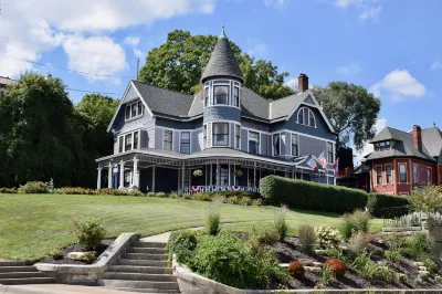 The Hancock House Các khách sạn gần Dubuque Arboretum and Botanical Gardens