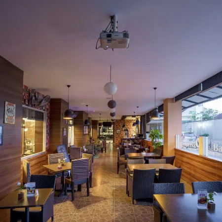 Hotel Grand Kartika