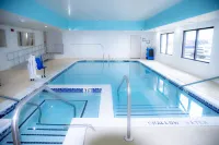 Howard Johnson by Wyndham Allentown/Dorney Hotel & Suites - Pools