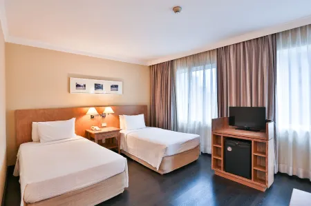 Park Inn by Radisson Berrini Отели рядом с достопримечательностью «Octavio Frias de Oliveira Bridge»