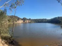 Woongarra Cottage - Tranquil Off-Grid Nature Escape in a Bush Setting Hotels in Beechworth