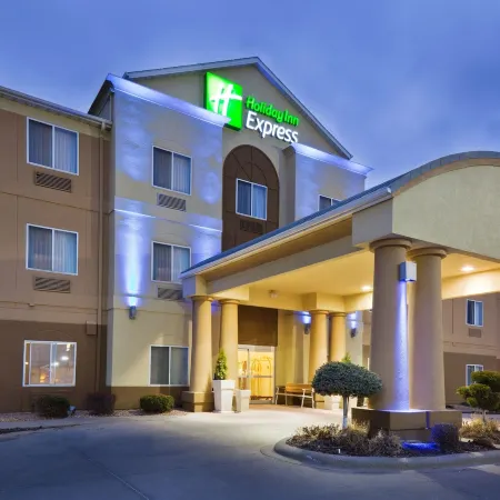 Holiday Inn Express & Suites BURLINGTON by IHG