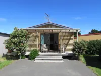 Dunedin Holiday Park Hotel a 