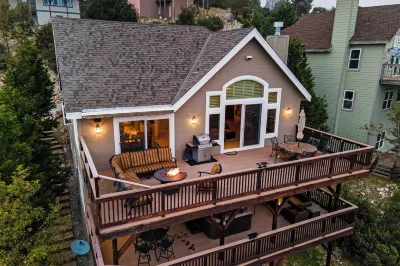 Sky Canyon Lodge by Avantstay Views + Hot Tub Hotels near Lake Arrowhead Branch Library