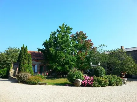 Château de la Galissonnière Отели в г. Клиссон