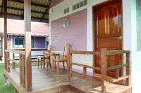 Ko Nokyai Resort Hotels in Tha Mai District