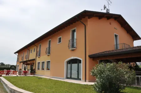 Hotel Agli Ulivi Отели в г. Монцамбано