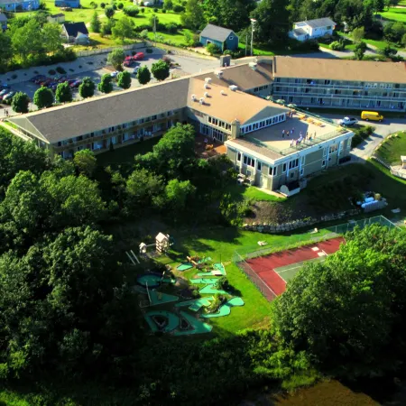 Oak Island Resort & Conference Centre