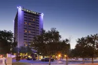 DoubleTree by Hilton Albuquerque Các khách sạn gần Museum of Southwestern Biology