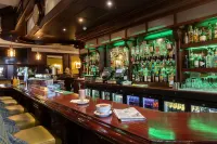Cahir House Hotel - ที่มีบาร์