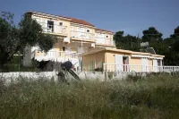 Kappatos Studios & Apartments