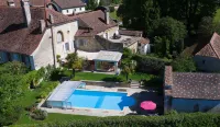 Château de Mathod Chambres d'hôtes - Pools