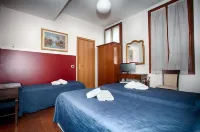 Hotel Trieste Отели в г. Венеция