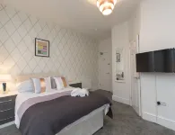 Townhouse Plus @ 40 West St Hotel di 